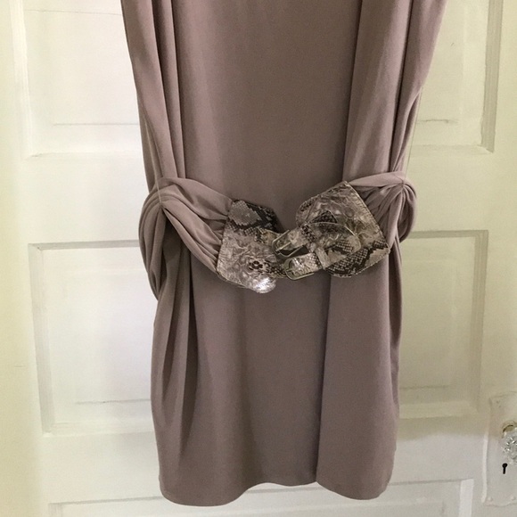 Dress - Picture 2 of 5